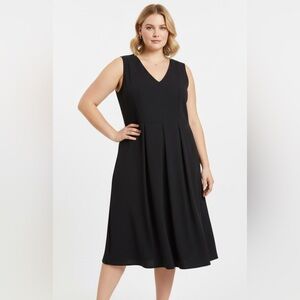 MAX MARA STUDIO BLACK VINTAGE SHIFT DRESS V-NECK CLASSIC DARTS PLEATS SLEEVELESS